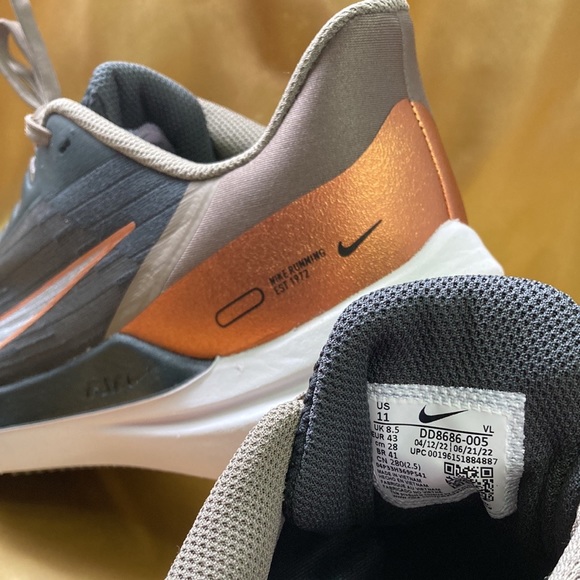 Nike Winflo 9 Men's Running Shoes Size 9.5 - Picture 7 of 8